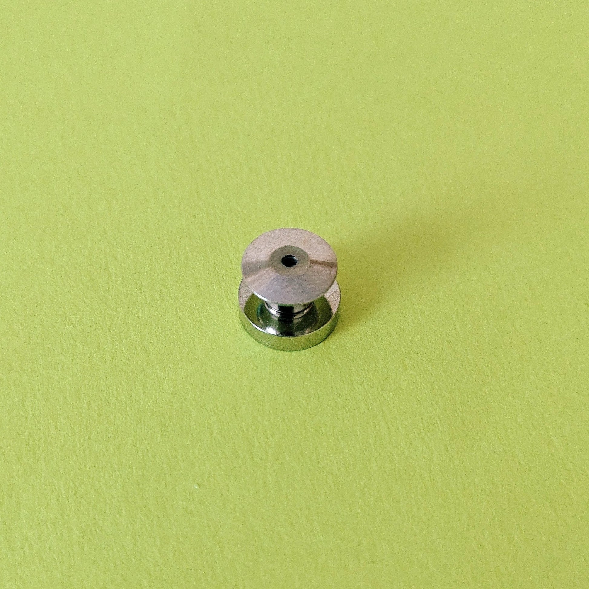 magnetic pin backs
